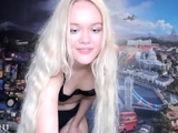lily_holy opens the bushes into her sloppy cunt jungle